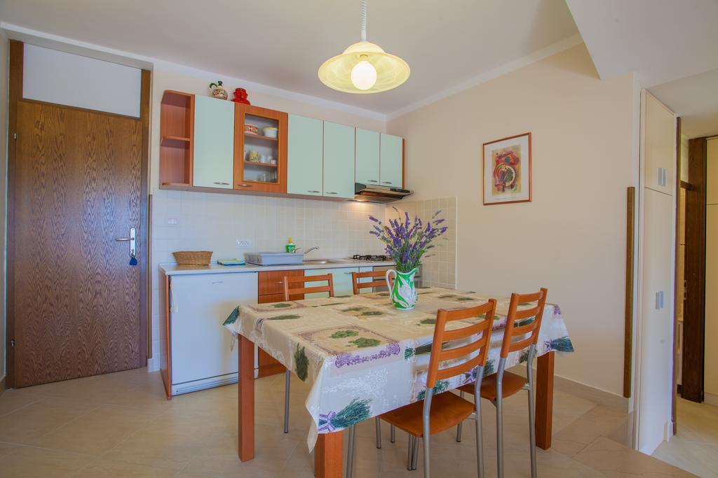 Apartments Ljubo & Lili كريس المظهر الخارجي الصورة